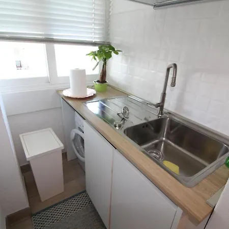 Elegant Retreat With Pool View Apartman *