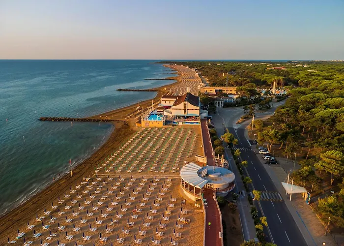 Elegant Retreat With Pool View * Lignano Sabbiadoro